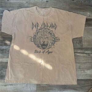 Brown Def Leppard band graphic tee